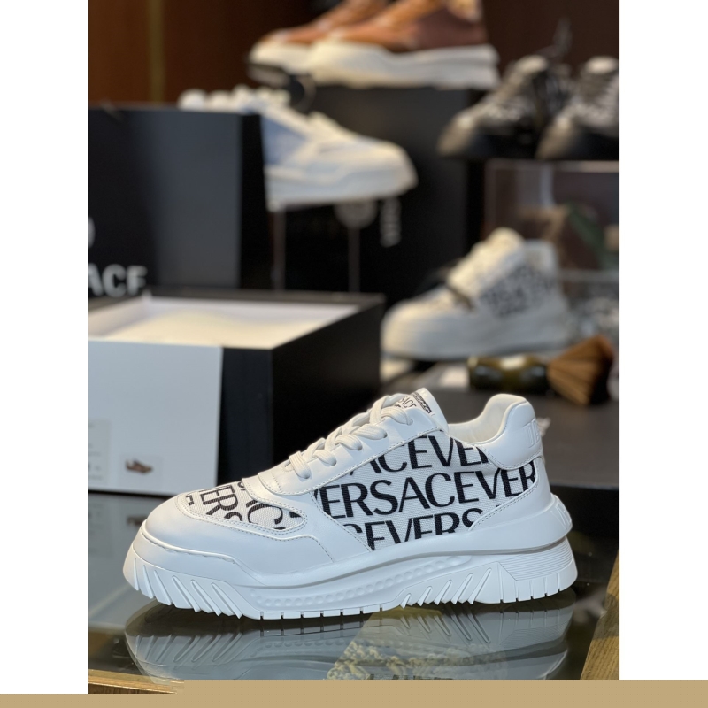 l**is V*t*n sneakers